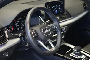 AUDI SQ5 TDI quattro tiptronic *Panorama* *Assistenzpaket*