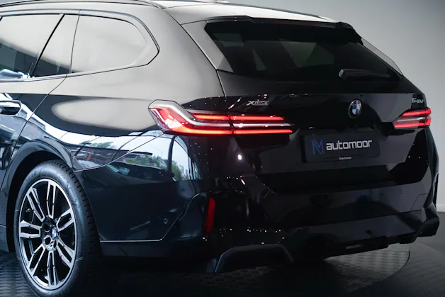 BMW 540d xDrive 48V Touring M Sport Steptronic *Panorama* *B&W* *AHK* *Carbon* *HuD*