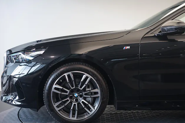 BMW 540d xDrive 48V Touring M Sport Steptronic *Panorama* *B&W* *AHK* *Carbon* *HuD*