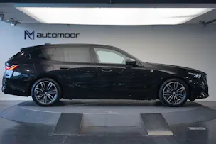 BMW 540d xDrive 48V Touring M Sport Steptronic *Panorama* *B&W* *AHK* *Carbon* *HuD*