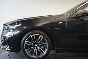 BMW 540d xDrive 48V Touring M Sport Steptronic *Panorama* *B&W* *AHK* *Carbon* *HuD*