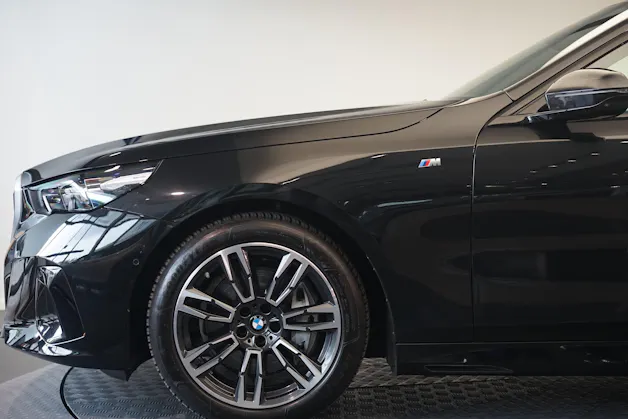 BMW 540d xDrive 48V Touring M Sport Steptronic *Panorama* *B&W* *AHK* *Carbon* *HuD*
