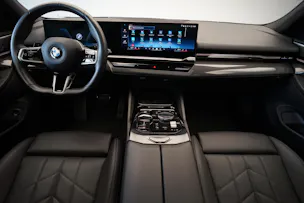 BMW 540d xDrive 48V Touring M Sport Steptronic *Panorama* *B&W* *AHK* *Carbon* *HuD*