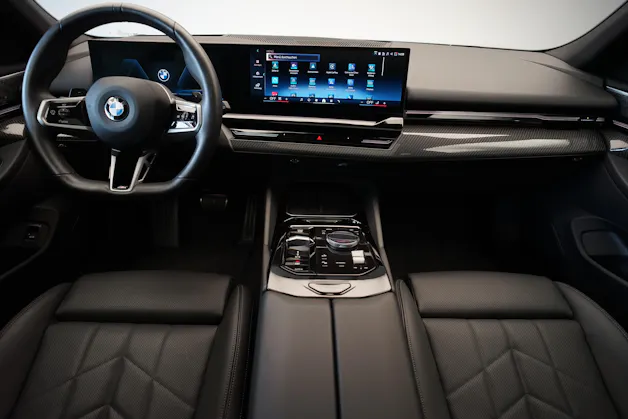 BMW 540d xDrive 48V Touring M Sport Steptronic *Panorama* *B&W* *AHK* *Carbon* *HuD*