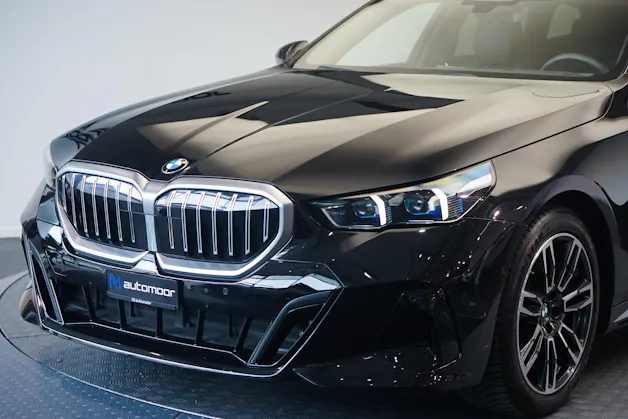BMW 540d xDrive 48V Touring M Sport Steptronic *Panorama* *B&W* *AHK* *Carbon* *HuD*