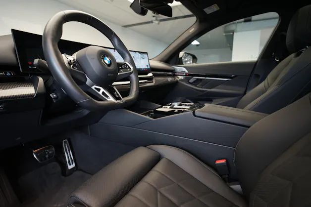 BMW 540d xDrive 48V Touring M Sport Steptronic *Panorama* *B&W* *AHK* *Carbon* *HuD*