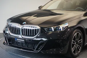 BMW 540d xDrive 48V Touring M Sport Steptronic *Panorama* *B&W* *AHK* *Carbon* *HuD*