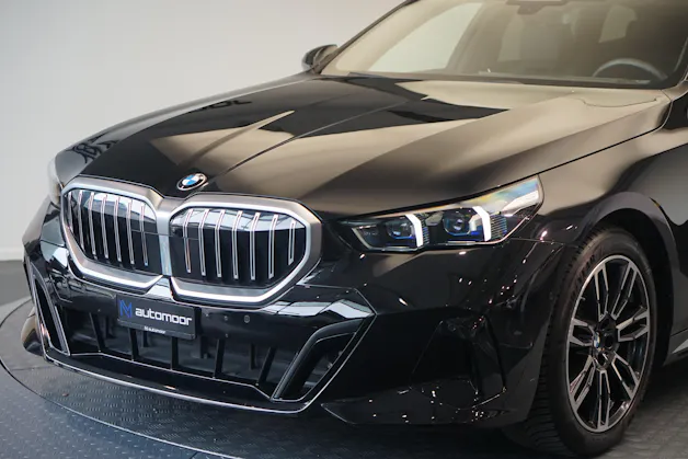 BMW 540d xDrive 48V Touring M Sport Steptronic *Panorama* *B&W* *AHK* *Carbon* *HuD*