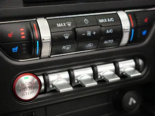 FORD Mustang Convertible 5.0 V8 GT Automat