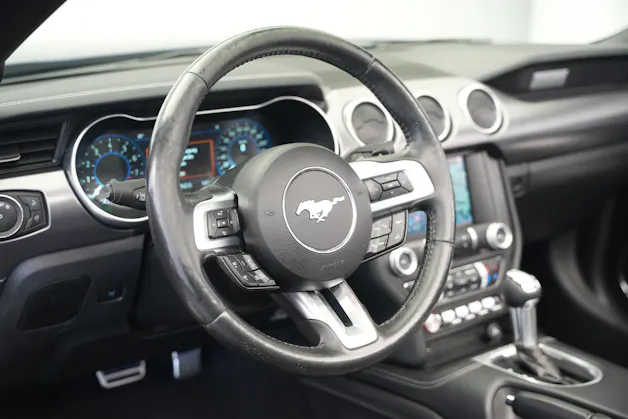 FORD Mustang Convertible 5.0 V8 GT Automat