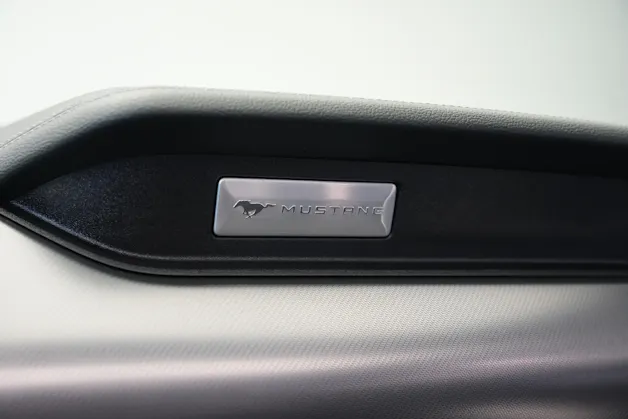 FORD Mustang Convertible 5.0 V8 GT Automat