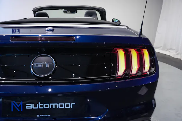 FORD Mustang Convertible 5.0 V8 GT Automat