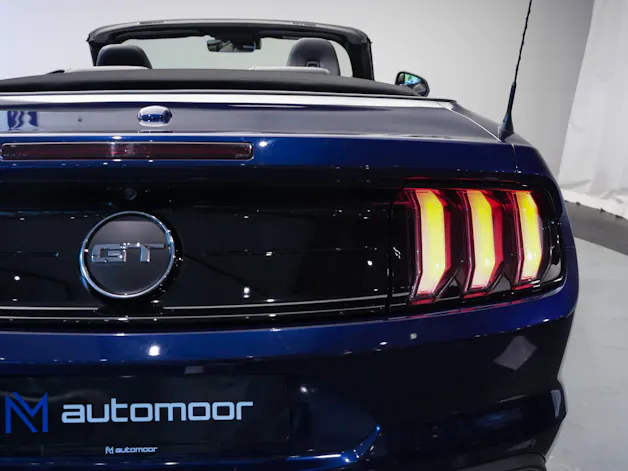 FORD Mustang Convertible 5.0 V8 GT Automat