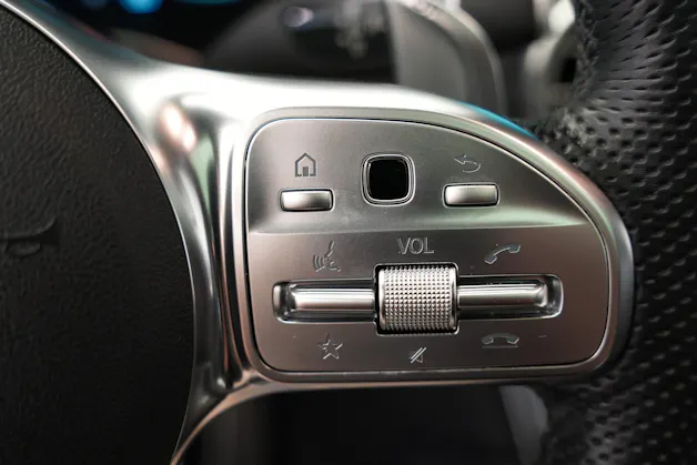 MERCEDES-BENZ GLC 43 AMG 4Matic 9G-Tronic *CH-FZ* *Pano* *Burmester* *HuD* *AHK*