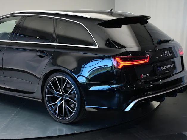 AUDI RS6 Avant 4.0 TFSI V8 performance quattro