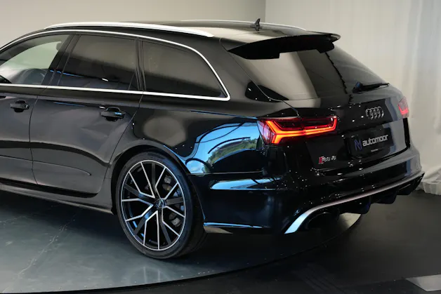 AUDI RS6 Avant 4.0 TFSI V8 performance quattro