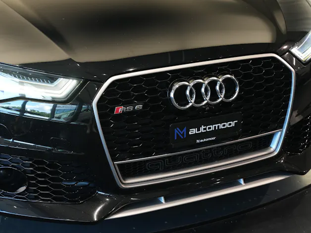 AUDI RS6 Avant 4.0 TFSI V8 performance quattro