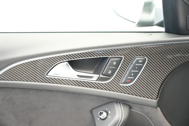 AUDI RS6 Avant 4.0 TFSI V8 performance quattro