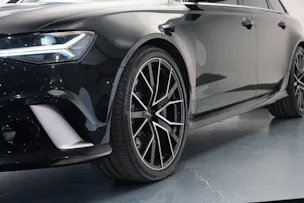 AUDI RS6 Avant 4.0 TFSI V8 performance quattro