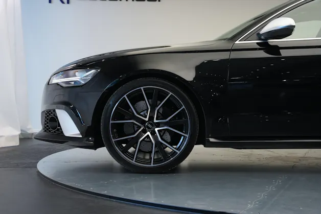 AUDI RS6 Avant 4.0 TFSI V8 performance quattro