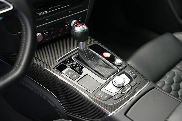AUDI RS6 Avant 4.0 TFSI V8 performance quattro
