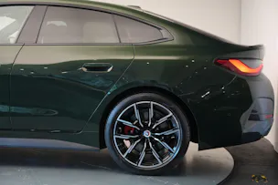 BMW 430i Gran Coupé M Sport PRO Steptronic *Carbon* *Sanremo grün* *50 Jahre* *Glasdach*