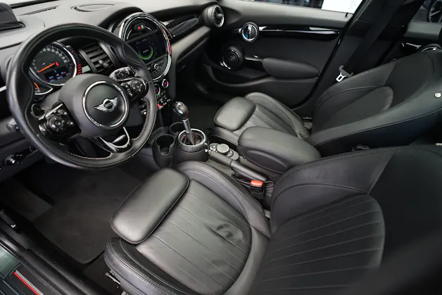 MINI Cooper S Steptronic *CH-Fahrzeug*