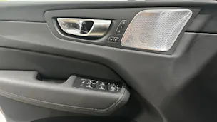 VOLVO XC60 2.0 T8 TE Ultra Dark eAWD