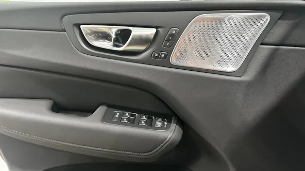VOLVO XC60 2.0 T8 TE Ultra Dark eAWD