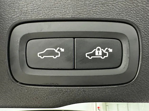VOLVO XC60 2.0 T8 TE Ultra Dark eAWD