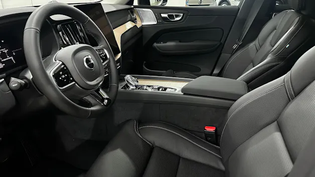 VOLVO XC60 2.0 T8 TE Ultra Dark eAWD
