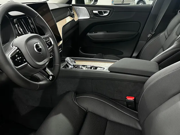 VOLVO XC60 2.0 T8 TE Ultra Dark eAWD