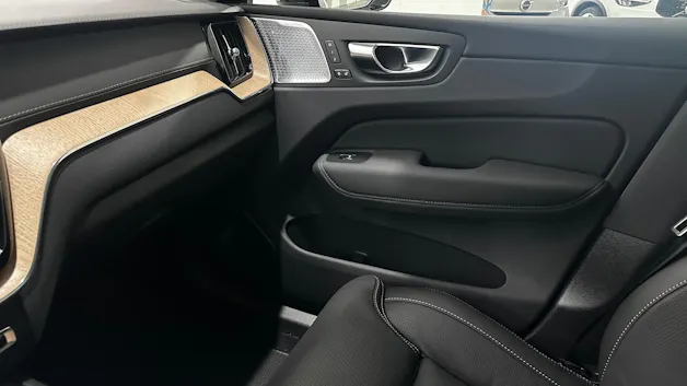 VOLVO XC60 2.0 T8 TE Ultra Dark eAWD