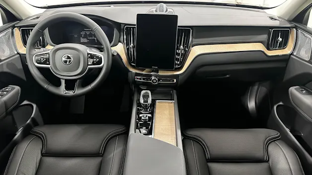 VOLVO XC60 2.0 T8 TE Ultra Dark eAWD