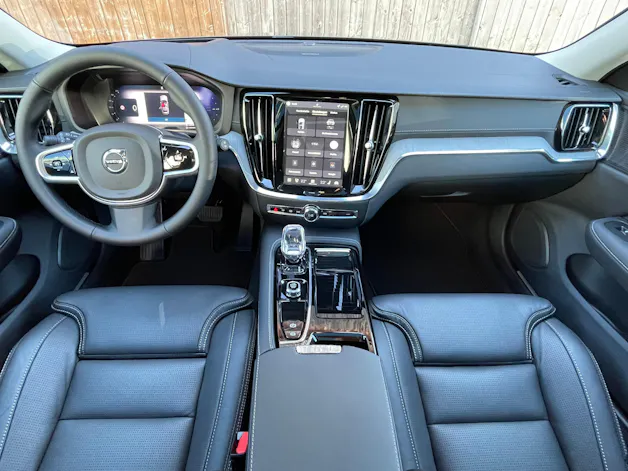 VOLVO V60 2.0 T6 TE Ultra Dark eAWD