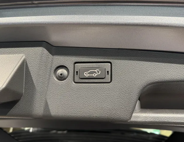 KGM -SsangYong Torres 1.5 TGDI Hybrid Titanium AT