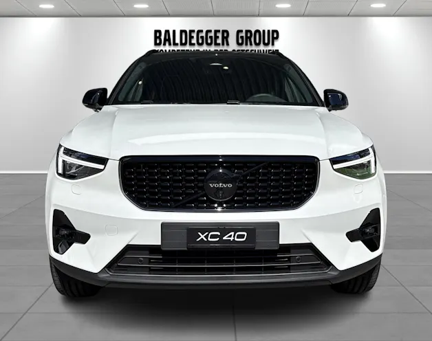 VOLVO XC40 2.0 B4 MH Black Edition