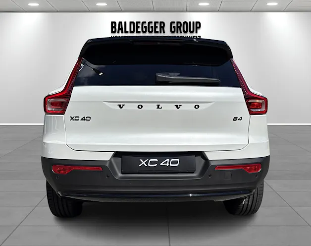 VOLVO XC40 2.0 B4 MH Black Edition
