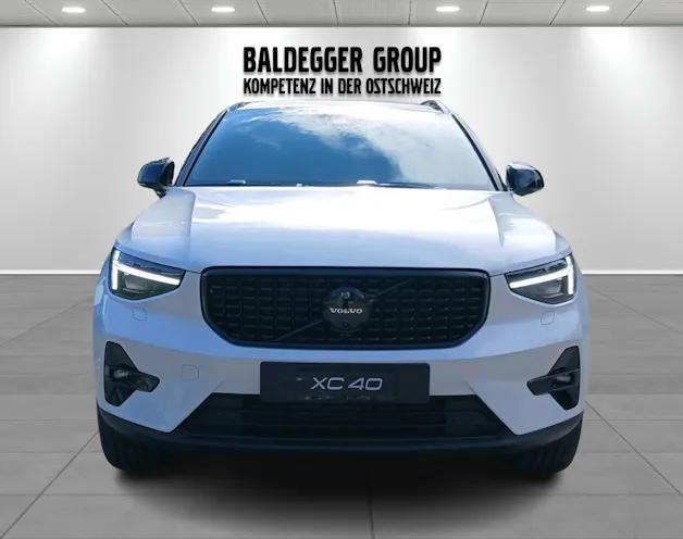 VOLVO XC40 2.0 B4 MH Black Edition