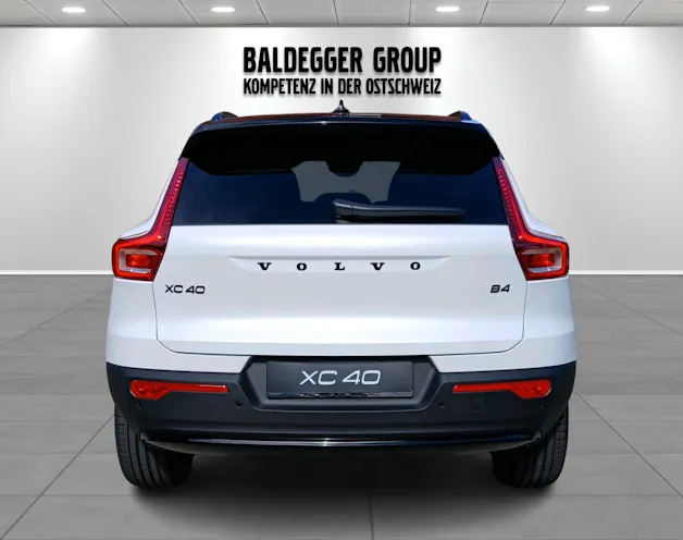 VOLVO XC40 2.0 B4 MH Black Edition