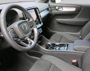 VOLVO XC40 2.0 B4 MH Black Edition