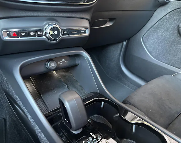 VOLVO XC40 2.0 B4 MH Black Edition