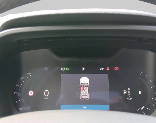 VOLVO XC40 2.0 B4 MH Black Edition