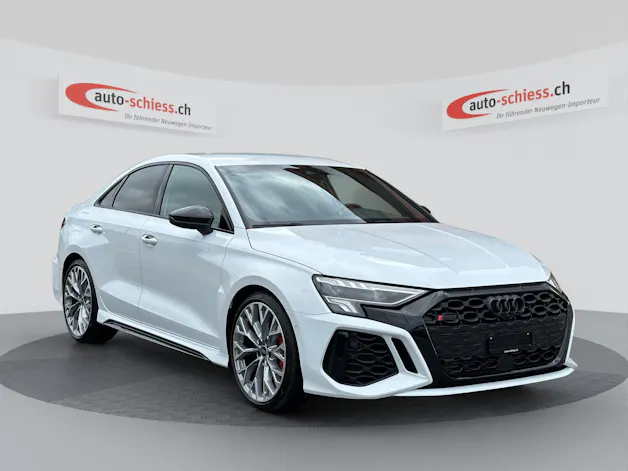 AUDI RS3 Limousine 2.5 TSI quattro Schwarz Plus S-tronic