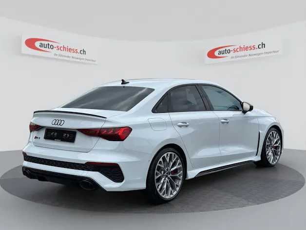 AUDI RS3 Limousine 2.5 TSI quattro Schwarz Plus S-tronic