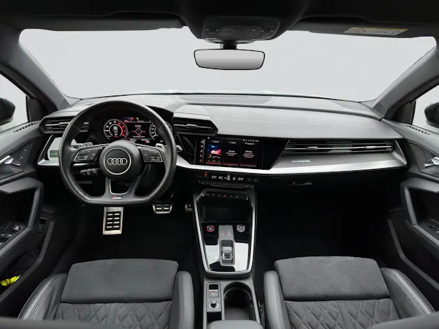 AUDI RS3 Limousine 2.5 TSI quattro Schwarz Plus S-tronic