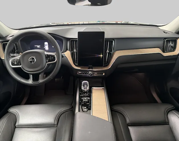 VOLVO XC60 2.0 T6 TE Plus Dark eAWD
