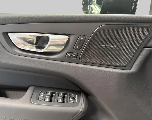 VOLVO XC60 2.0 T6 TE Plus Dark eAWD