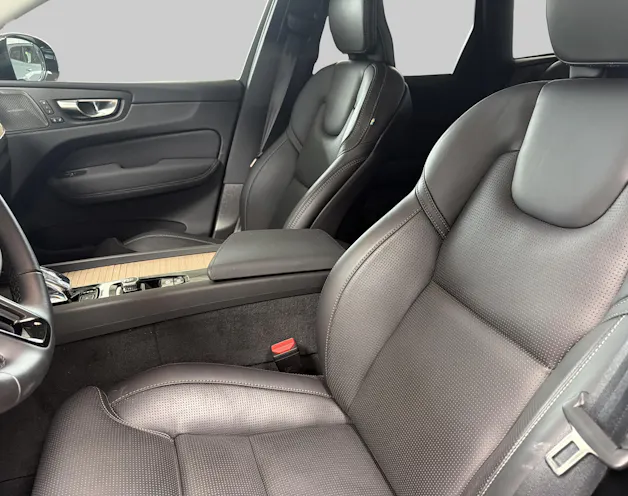 VOLVO XC60 2.0 T6 TE Plus Dark eAWD