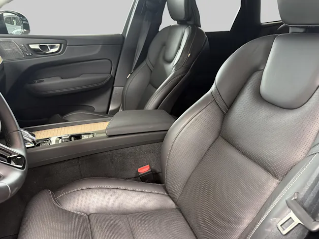 VOLVO XC60 2.0 T6 TE Plus Dark eAWD